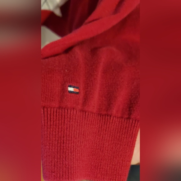 Tommy Hilfiger v-neck sweater - Picture 4 of 4